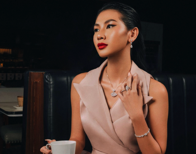 Ide Padu Padan Liontin Berlian untuk Tampilan Casual hingga Formal